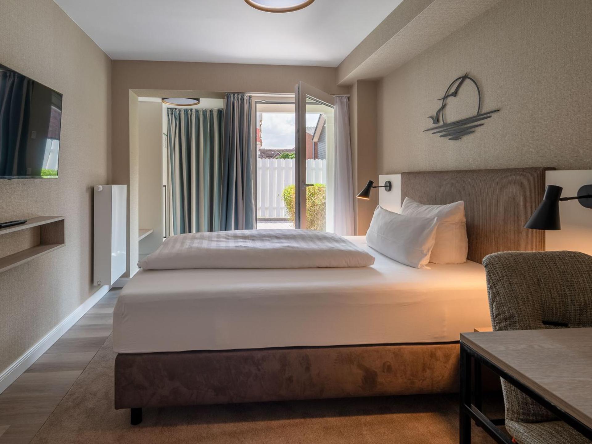 Hotel Am Schlosspark Garni Husum  Exterior photo