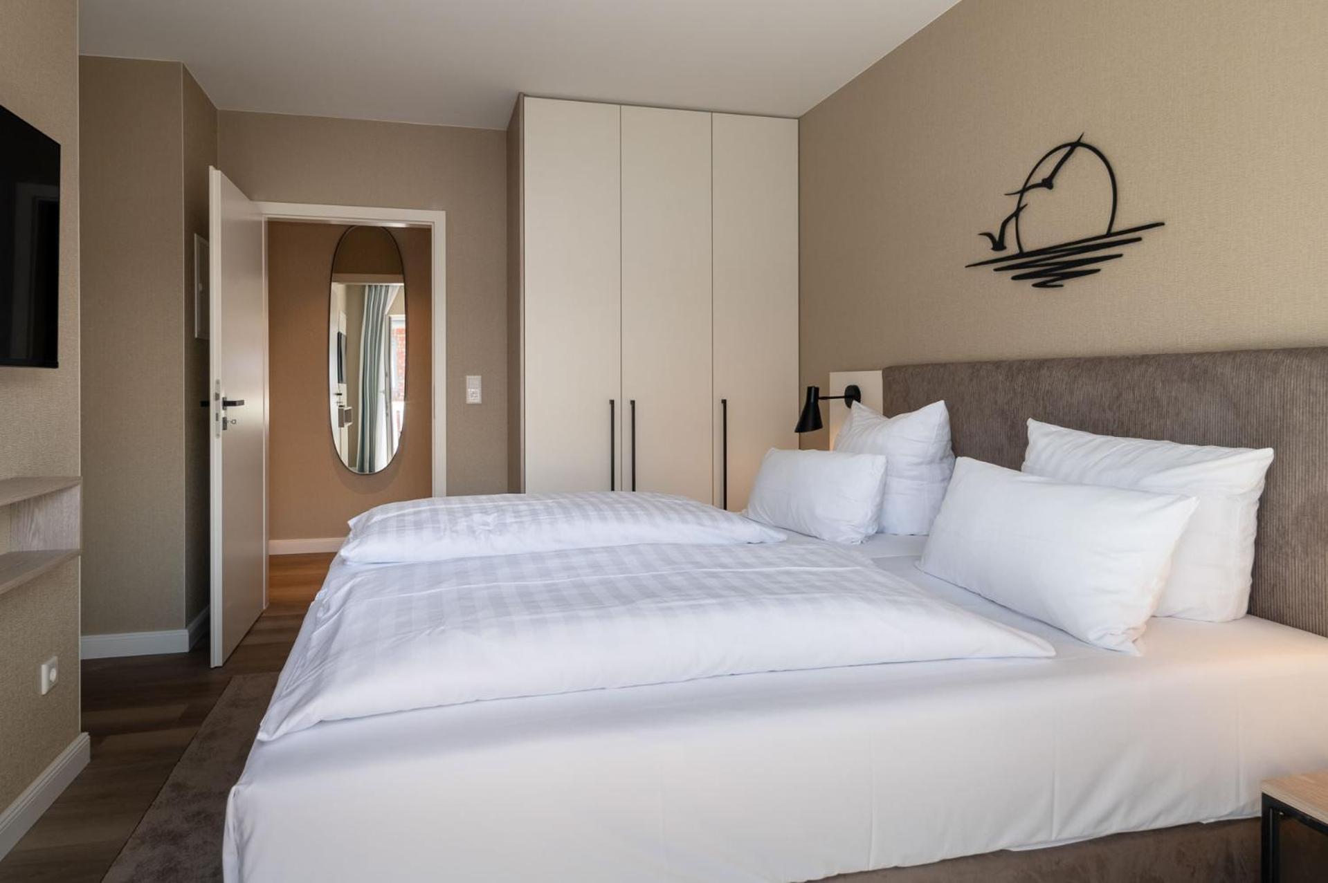 Hotel Am Schlosspark Garni Husum  Exterior photo