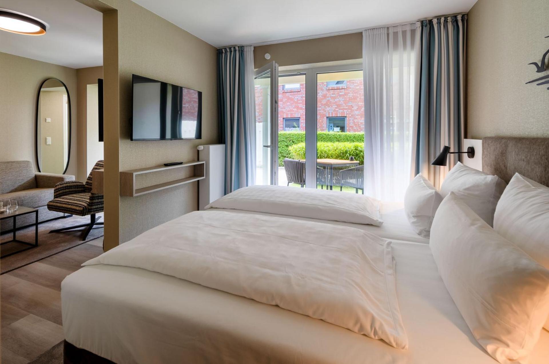 Hotel Am Schlosspark Garni Husum  Exterior photo